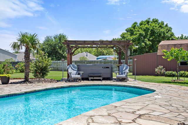 16050 Stonebriar Ct., Lindale, TX 75771