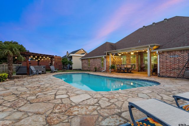 16050 Stonebriar Ct., Lindale, TX 75771