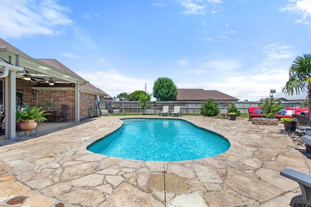 16050 Stonebriar Ct., Lindale, TX 75771