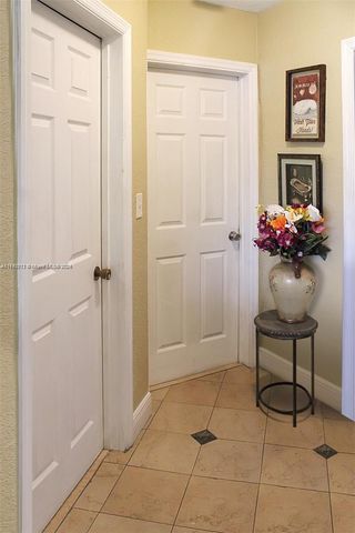 800 NW 176th Ter, Miami Gardens, FL 33169