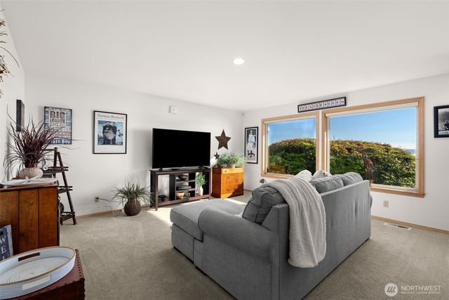 212 Tala Shore Drive, Port Ludlow, WA 98365
