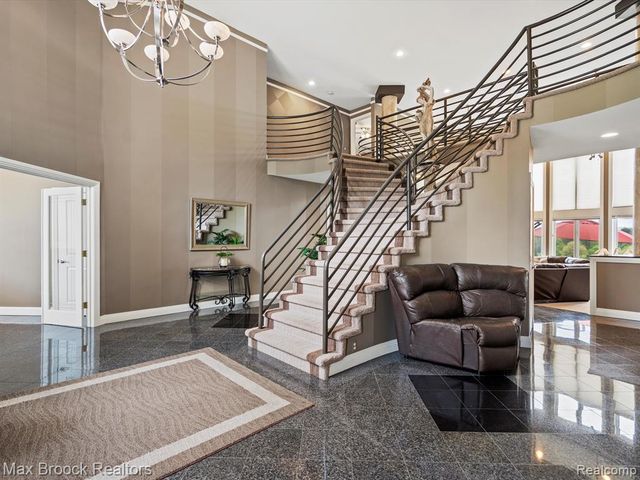 906 Yule Road, Leonard, MI 48367