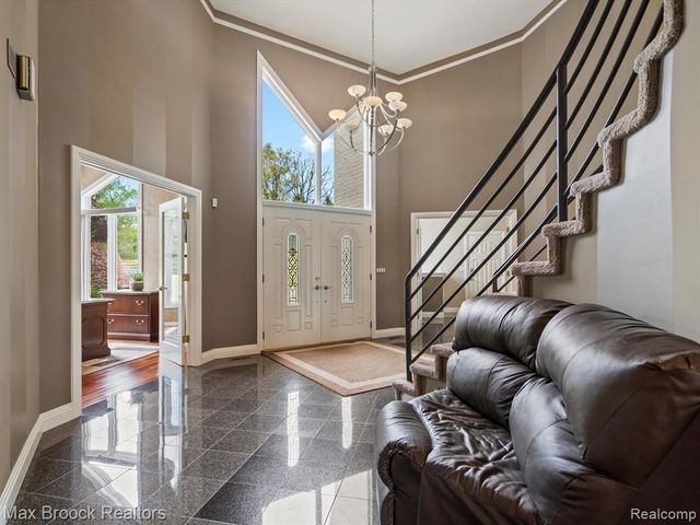 906 Yule Road, Leonard, MI 48367