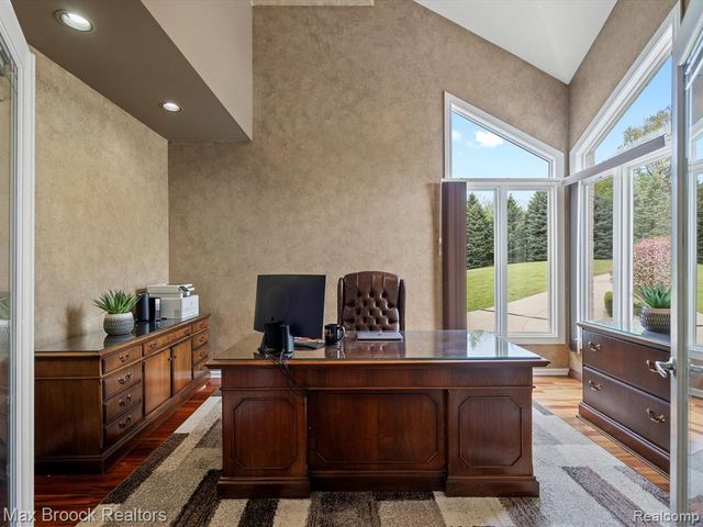 906 Yule Road, Leonard, MI 48367