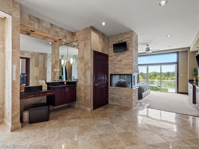 906 Yule Road, Leonard, MI 48367