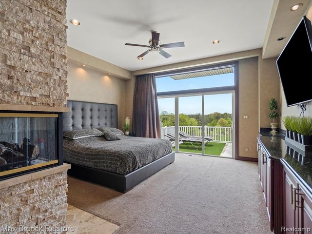 906 Yule Road, Leonard, MI 48367