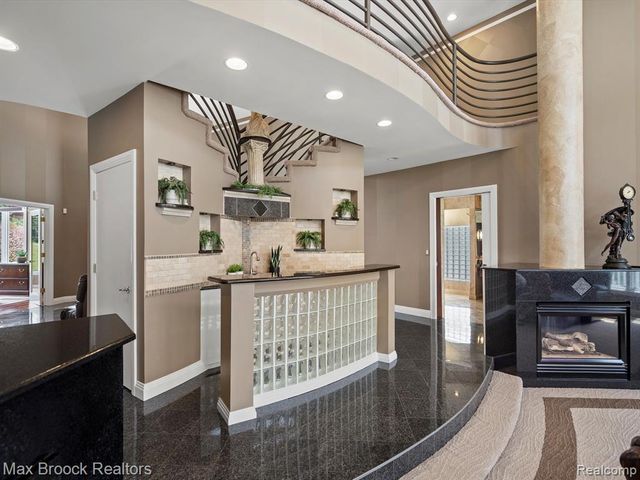 906 Yule Road, Leonard, MI 48367