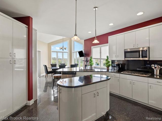 906 Yule Road, Leonard, MI 48367