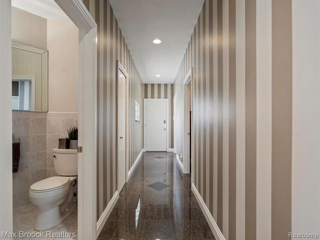 906 Yule Road, Leonard, MI 48367