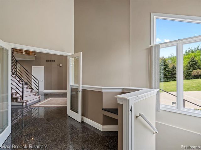 906 Yule Road, Leonard, MI 48367