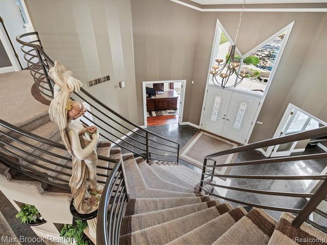 906 Yule Road, Leonard, MI 48367