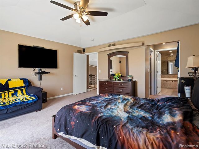 906 Yule Road, Leonard, MI 48367