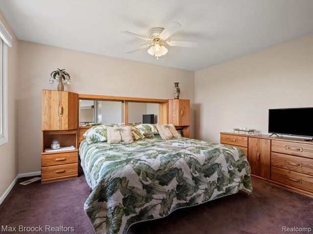 906 Yule Road, Leonard, MI 48367