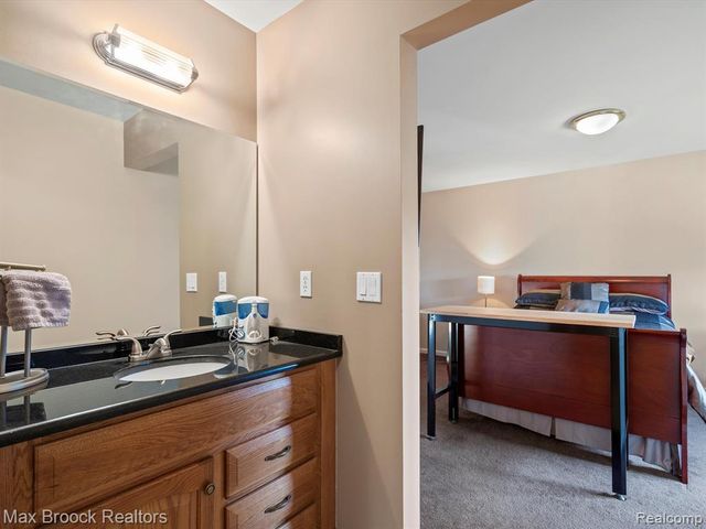 906 Yule Road, Leonard, MI 48367