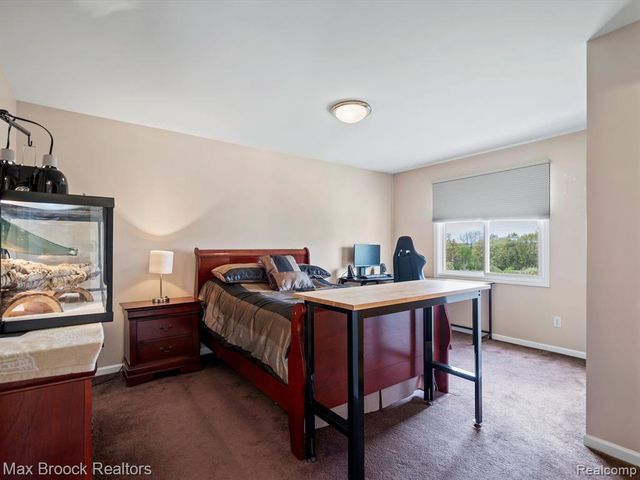 906 Yule Road, Leonard, MI 48367