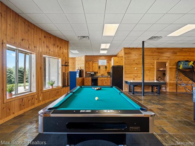 906 Yule Road, Leonard, MI 48367