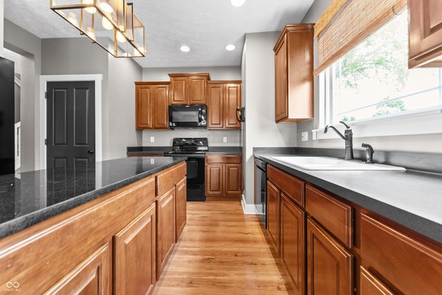 8506 New Heritage Drive, Indianapolis, IN 46239