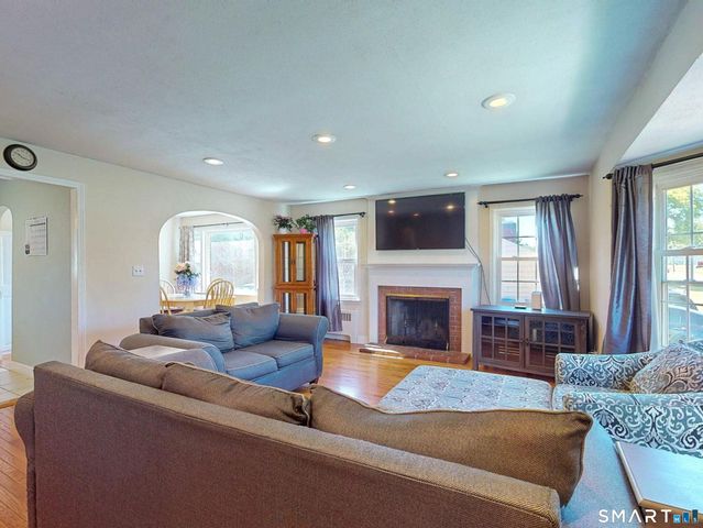 564 Willard Avenue, Newington, CT 06111