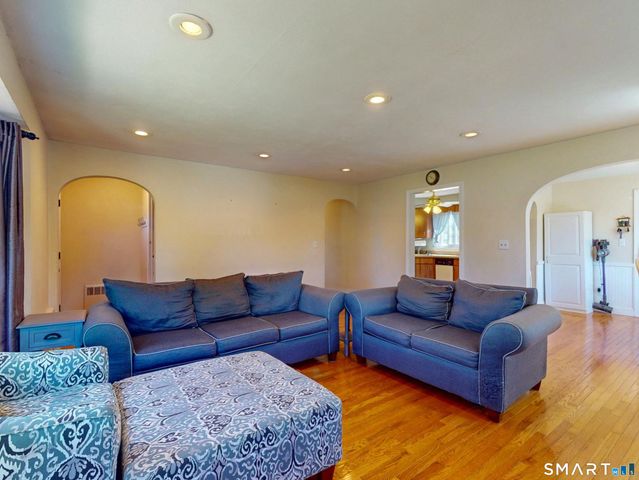 564 Willard Avenue, Newington, CT 06111