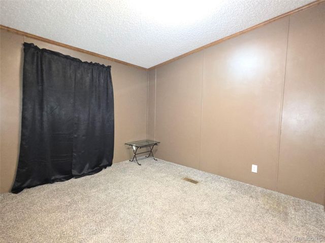 1370 S Graham Road, Flint Charter Township, MI 48532