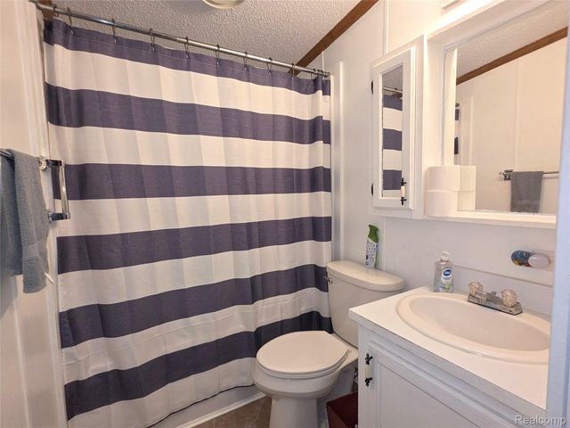 1370 S Graham Road, Flint Charter Township, MI 48532