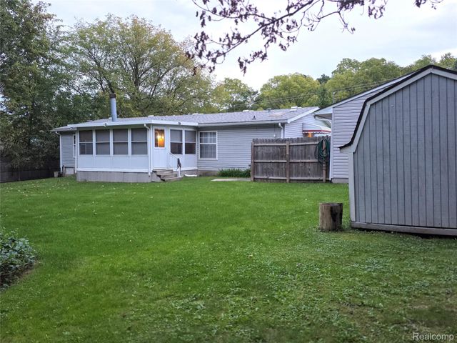 1370 S Graham Road, Flint Charter Township, MI 48532