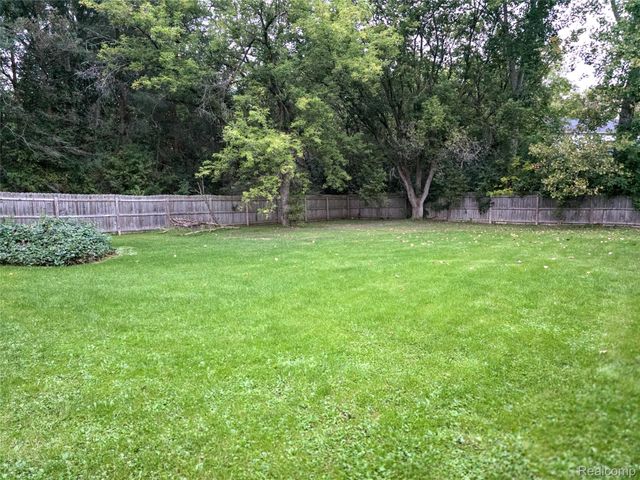 1370 S Graham Road, Flint Charter Township, MI 48532