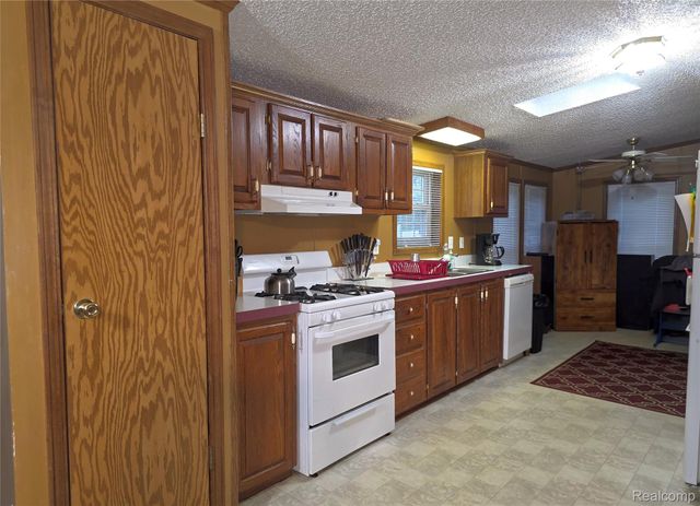 1370 S Graham Road, Flint Charter Township, MI 48532