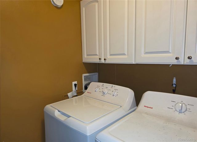 1370 S Graham Road, Flint Charter Township, MI 48532