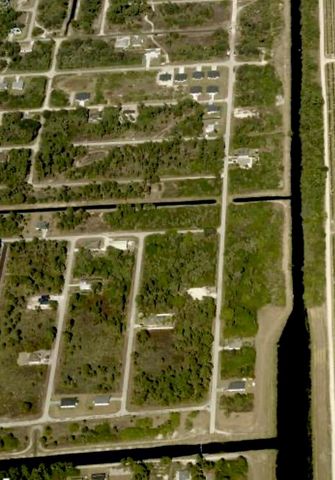 636 Naples Avenue S, Lehigh Acres, FL 33974
