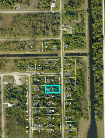 636 Naples Avenue S, Lehigh Acres, FL 33974