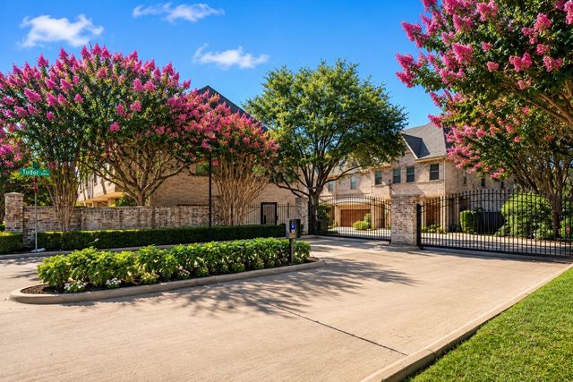 8813 Tudor Place, Dallas, TX 75228