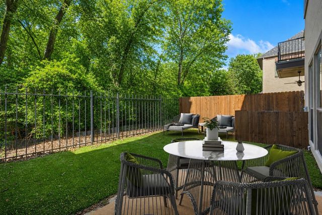8813 Tudor Place, Dallas, TX 75228