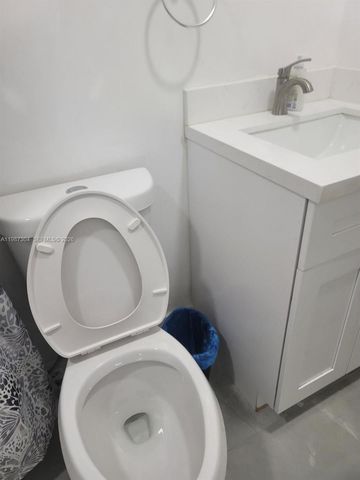 512 NW 96th St A, Miami, FL 33150