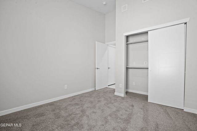 465 SANTIAGO MUNOS Street, Vinton, TX 79821