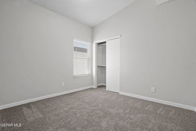 465 SANTIAGO MUNOS Street, Vinton, TX 79821