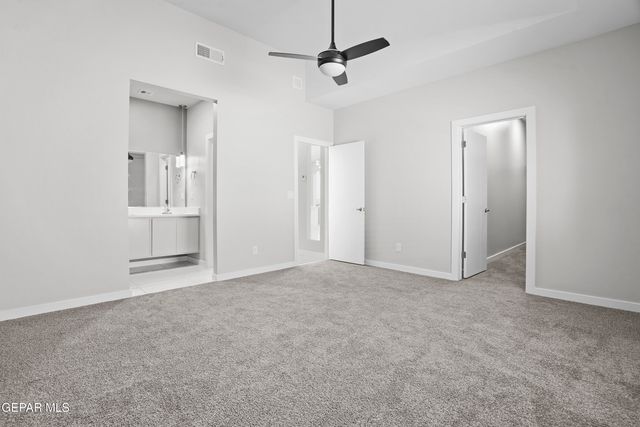 465 SANTIAGO MUNOS Street, Vinton, TX 79821