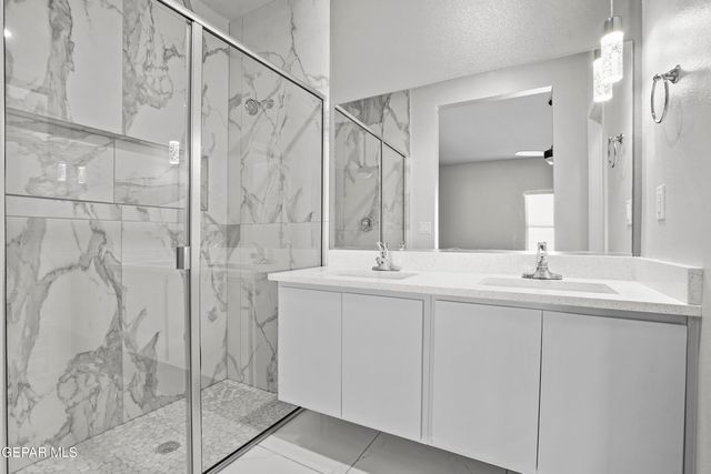 465 SANTIAGO MUNOS Street, Vinton, TX 79821