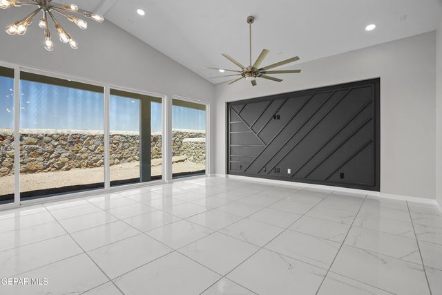 465 SANTIAGO MUNOS Street, Vinton, TX 79821