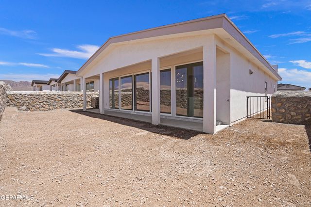 465 SANTIAGO MUNOS Street, Vinton, TX 79821