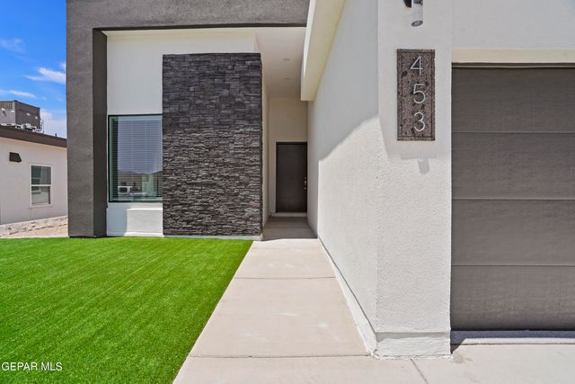 465 SANTIAGO MUNOS Street, Vinton, TX 79821