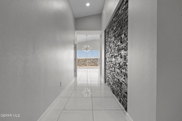 465 SANTIAGO MUNOS Street, Vinton, TX 79821