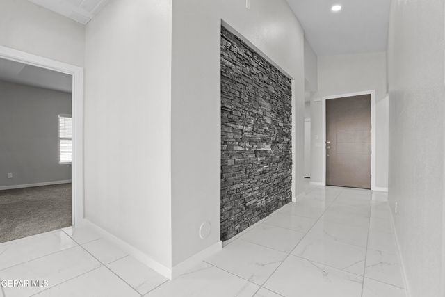 465 SANTIAGO MUNOS Street, Vinton, TX 79821