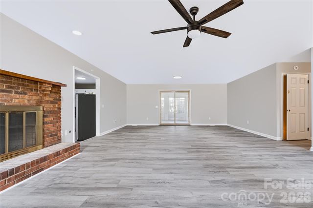 2537 Brentwood Circle, Lenoir, NC 28645