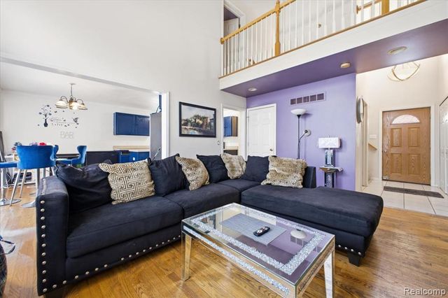 2803 Reflection Avenue, Waterford, MI 48328