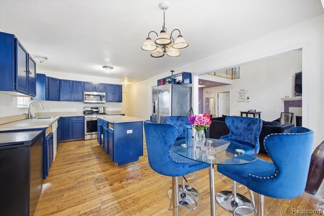 2803 Reflection Avenue, Waterford, MI 48328