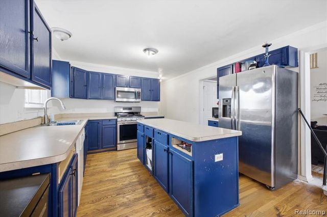 2803 Reflection Avenue, Waterford, MI 48328