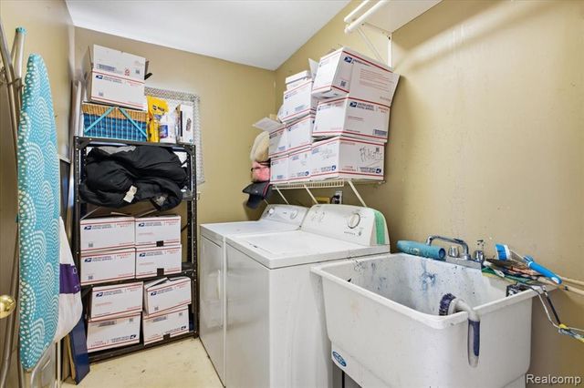 2803 Reflection Avenue, Waterford, MI 48328