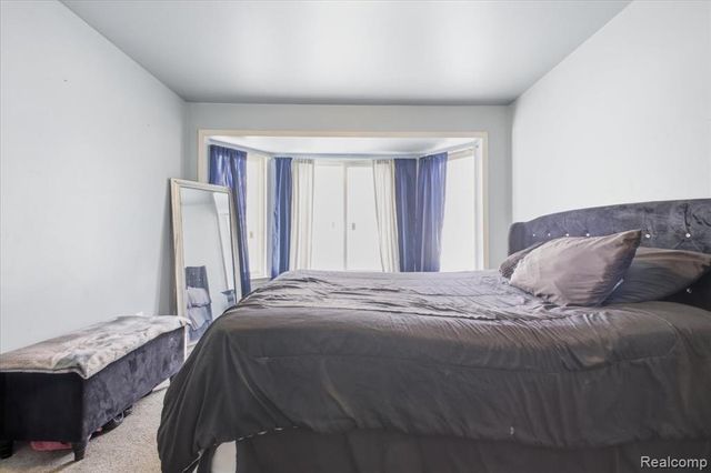 2803 Reflection Avenue, Waterford, MI 48328