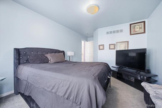 2803 Reflection Avenue, Waterford, MI 48328